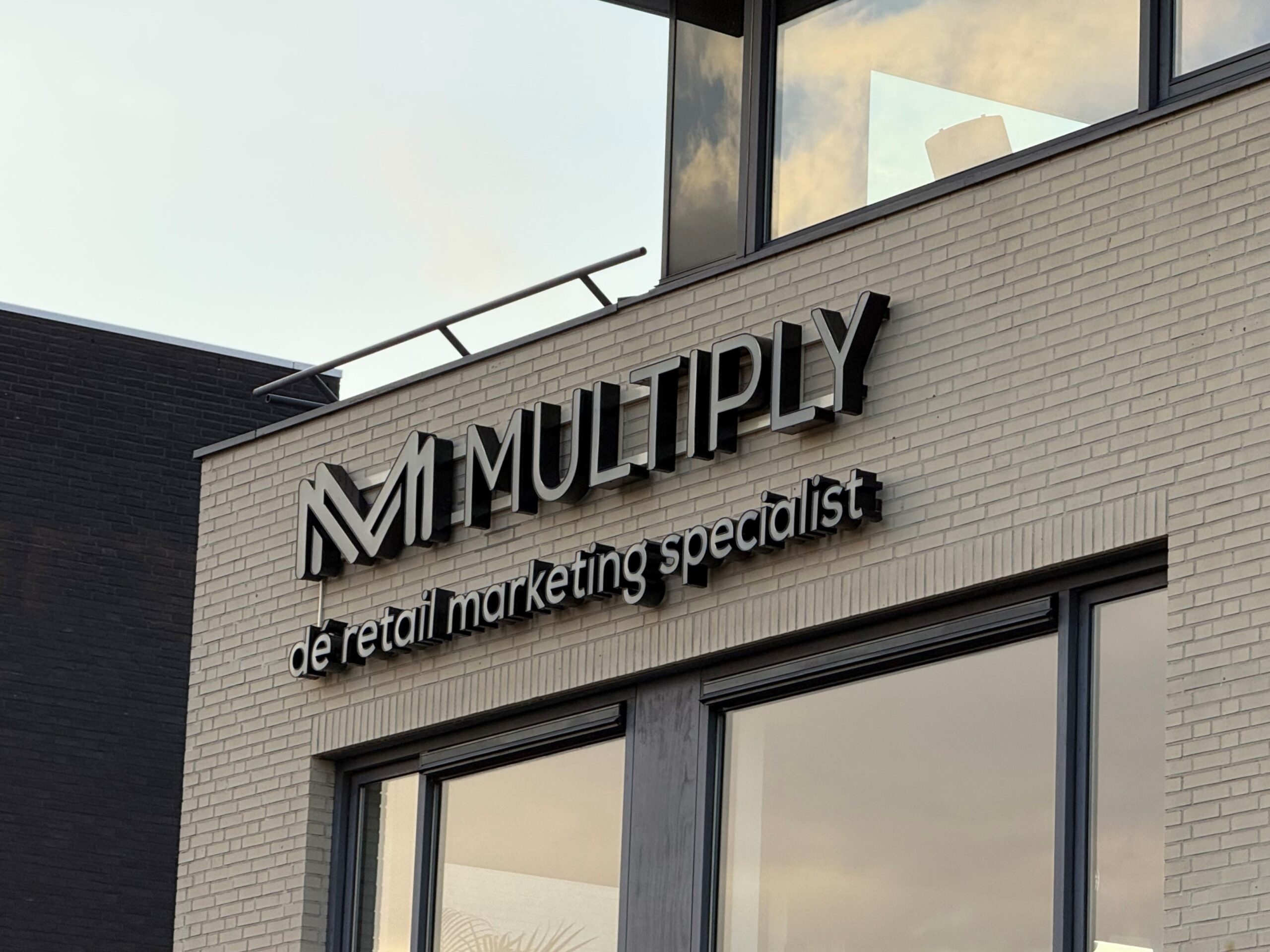 Multiply verhuist naar Koraalrood 131